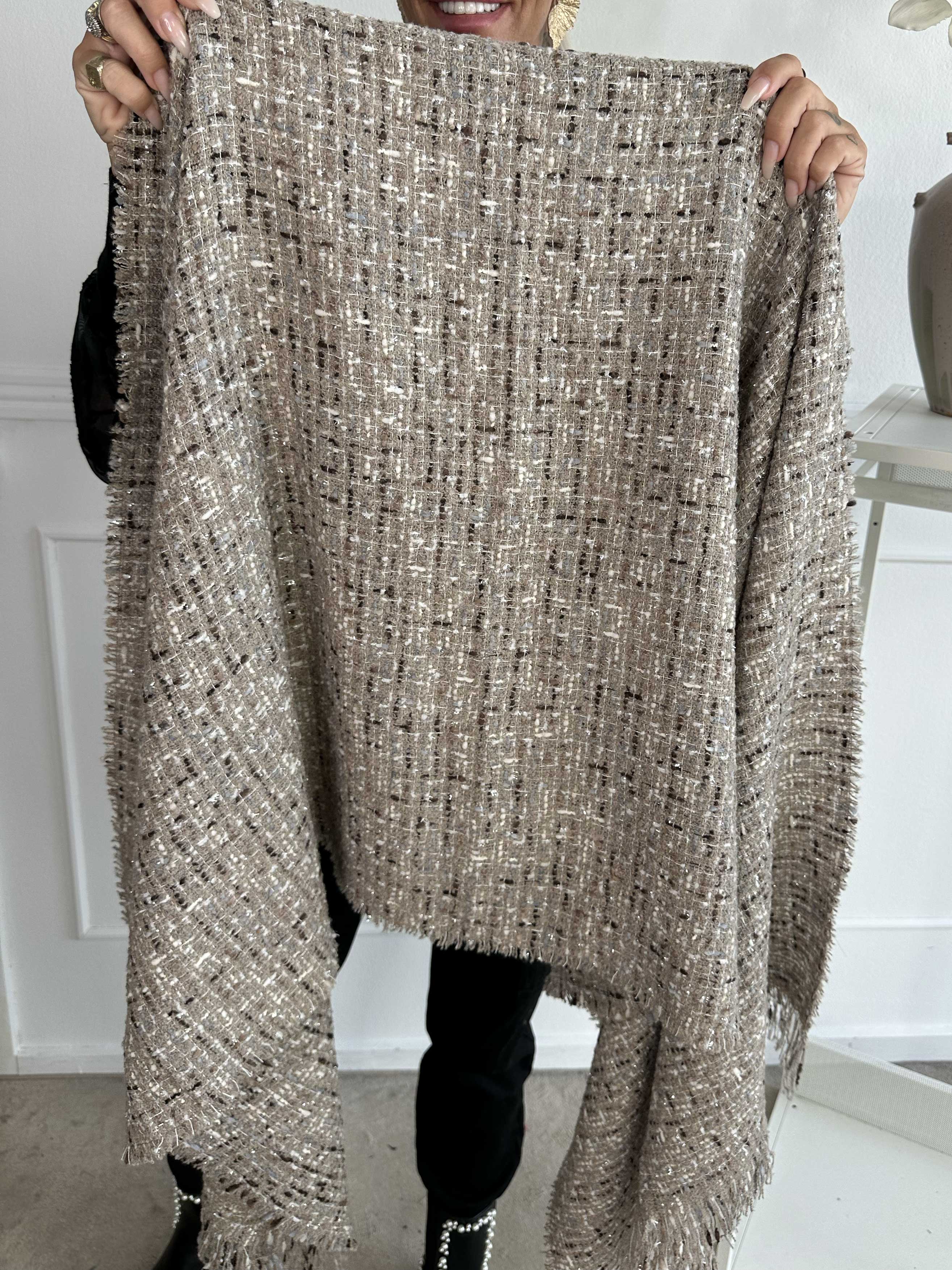 Junia - Härligt stor och mjuk scarf